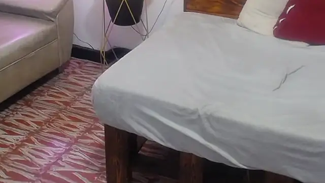 Yeseniaa25_'s cam snapshot