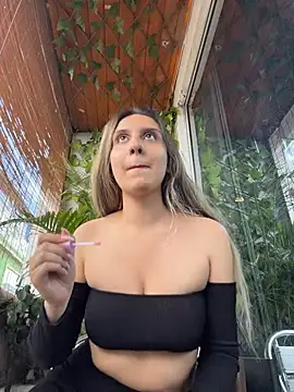 sarah_honey__'s cam snapshot