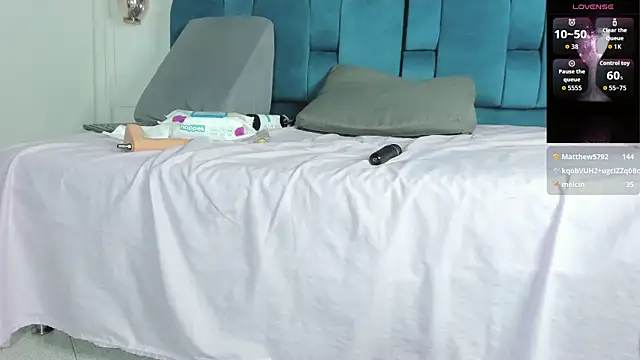 mia__fernandez's cam snapshot