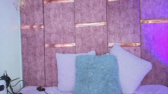 AuroraLanee_'s cam snapshot