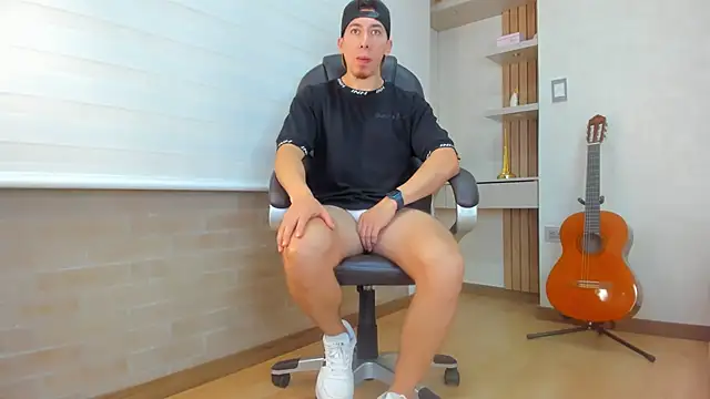 Tombarden live sex cam