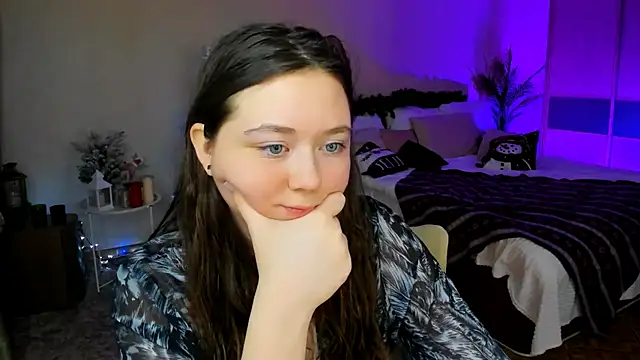 AlluringLookk's cam snapshot