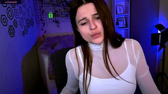 berry_alma's cam snapshot