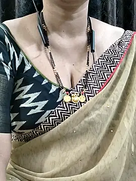 bhuvana_555's cam snapshot