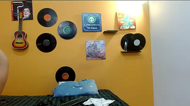 skinnyverus18's cam snapshot