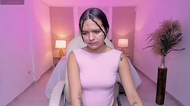 sara_jjones's cam snapshot