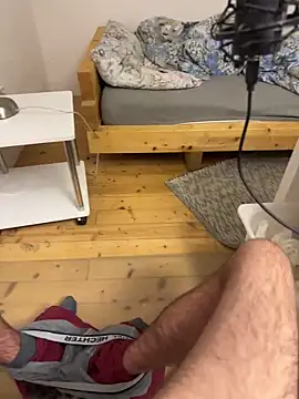 xy_monkeyBigCock live sex cam