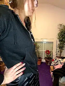 Luna1114 live sex cam