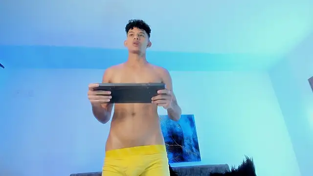 KamiSuarez live sex cam