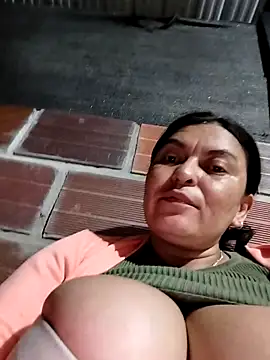 Horny-Mommy-Dirty live sex cam