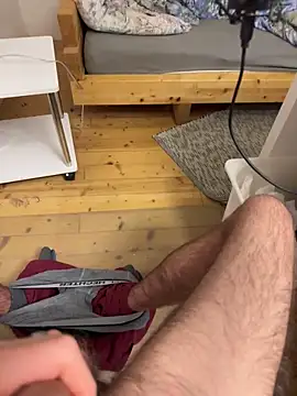 xy_monkeyBigCock's cam snapshot