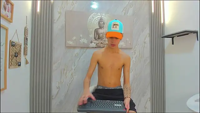 HEART_OF_MILAMBER live sex cam