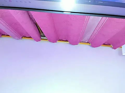 JadeRouse18's cam snapshot