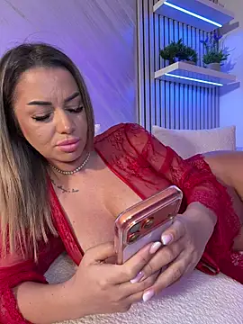 KirstieVegas live sex cam