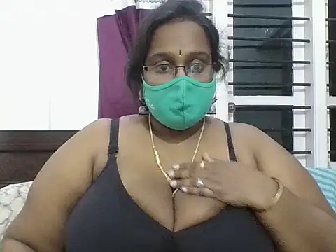 hootypriya's cam snapshot