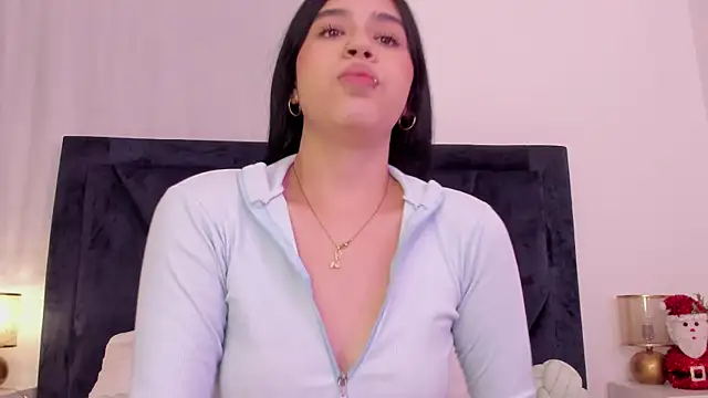 Lily_Woodz's cam snapshot