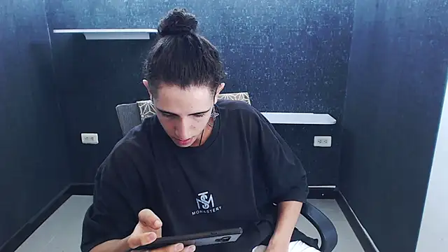 Kerverr_'s cam snapshot