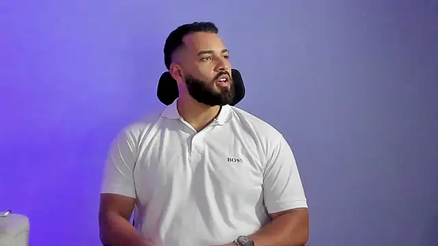 Chris_Varden live sex cam