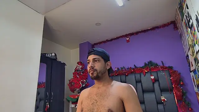 ashtoncooperr's cam snapshot