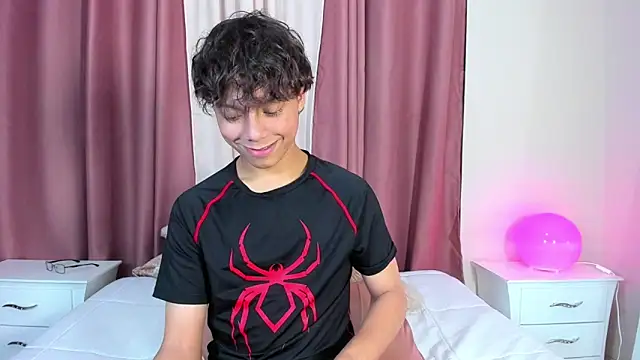 Honeymoon_sariel's cam snapshot