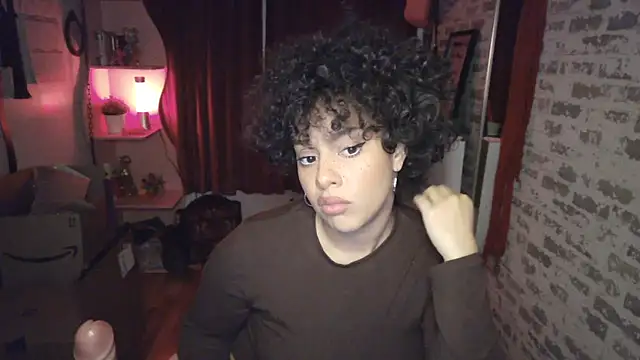 PrettyLittleProblem's cam snapshot