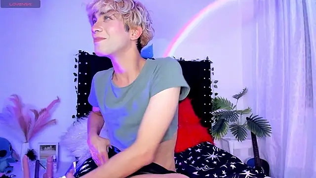 Cooperrosscute233 live sex cam