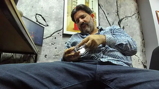 Maxi_thebig_daddy live sex cam