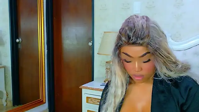 TianahGlow's cam snapshot