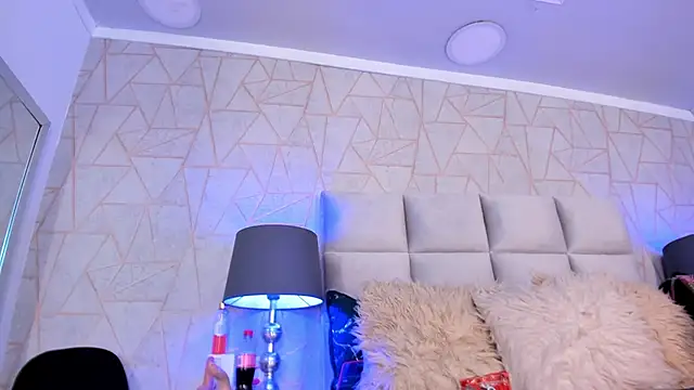 Yara_Bliss_'s cam snapshot