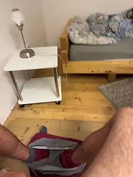 xy_monkeyBigCock's cam snapshot