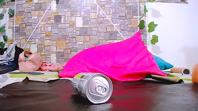 MaidenGame's cam snapshot