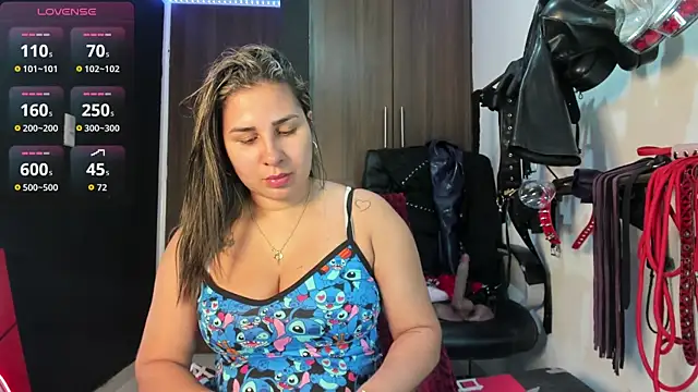 violet_bdsmx's cam snapshot