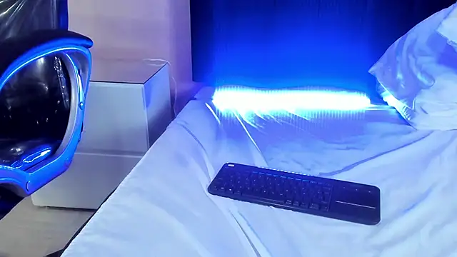 Logan_Wolf_ live sex cam