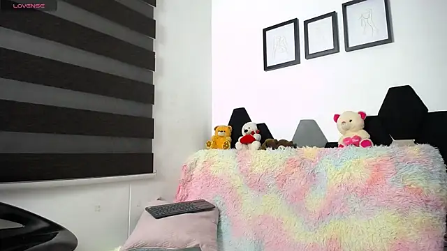 Lili_mdls's cam snapshot