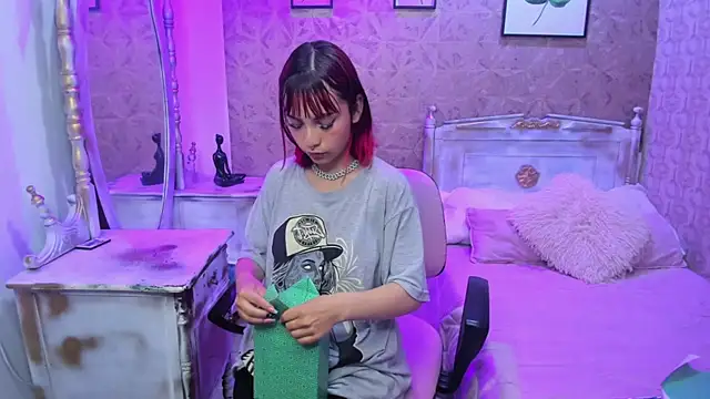 Megane_whitte's cam snapshot