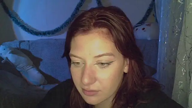 Lily_Ember's cam snapshot