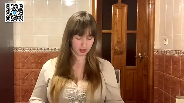 MaroonMoon_'s cam snapshot