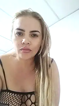 Esmeralda13's cam snapshot