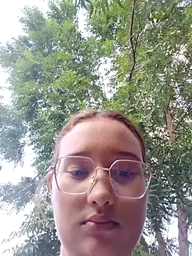 young_dairy01's cam snapshot