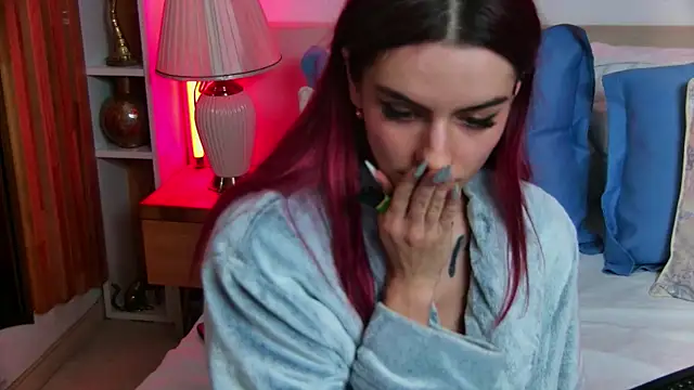 CassieFox_'s cam snapshot