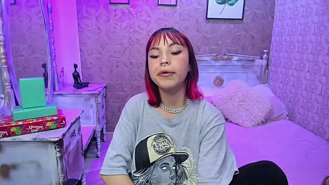 Megane_whitte's cam snapshot