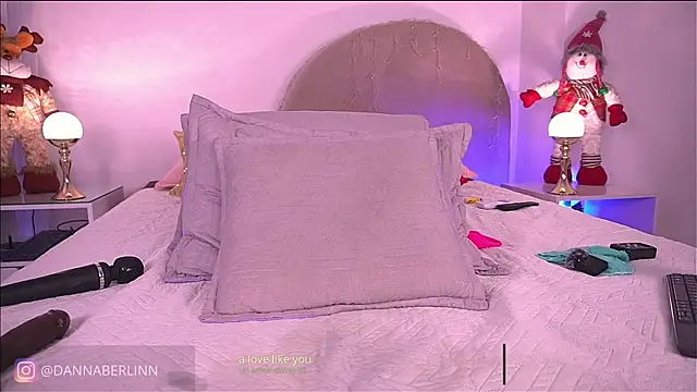 danna_berlin_'s cam snapshot