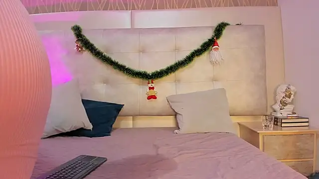 ThaliaWest live sex cam