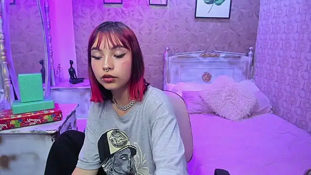 Megane_whitte's cam snapshot