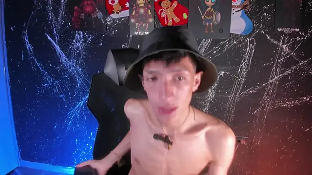 DereckCooperr live sex cam