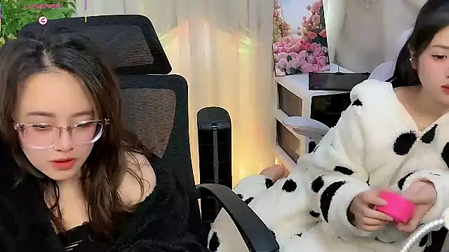 NEWONETO live sex cam