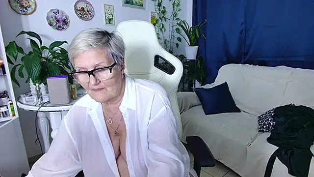 Selenna57 live sex cam