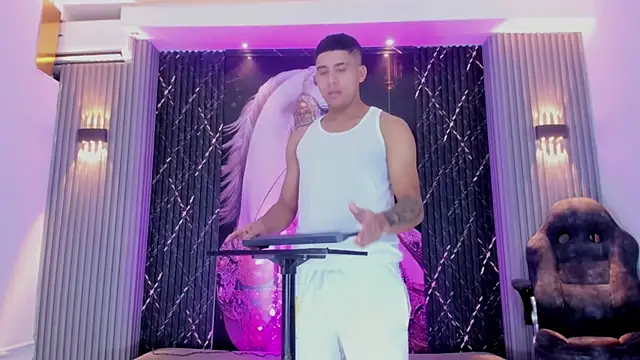 The_Boy_King live sex cam