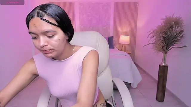 sara_jjones's cam snapshot