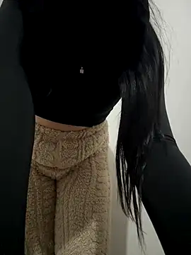 Lolo-Charmouta live sex cam